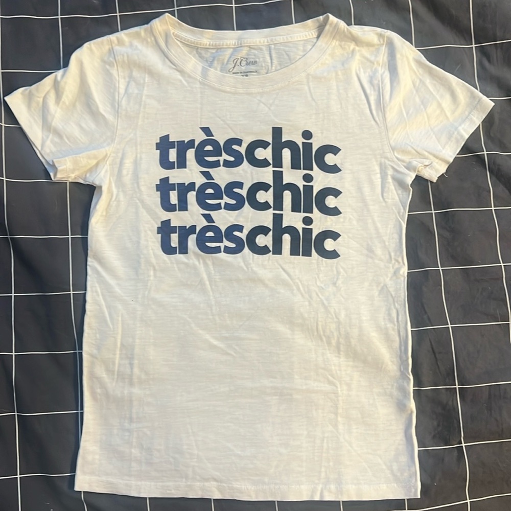Trés Chic tee